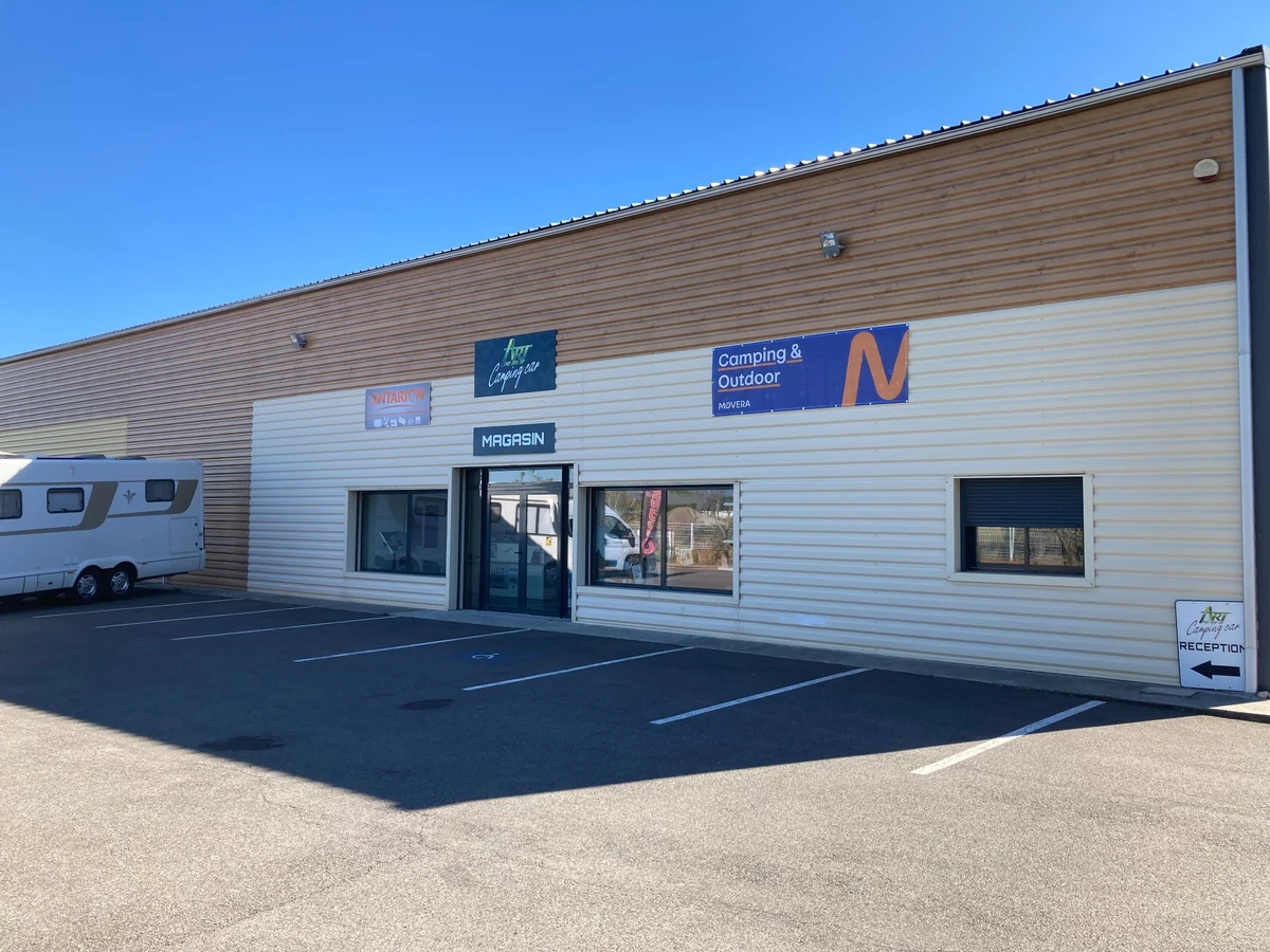La façade du magasin et de l’atelier ArtCampingCar à Carcassonne